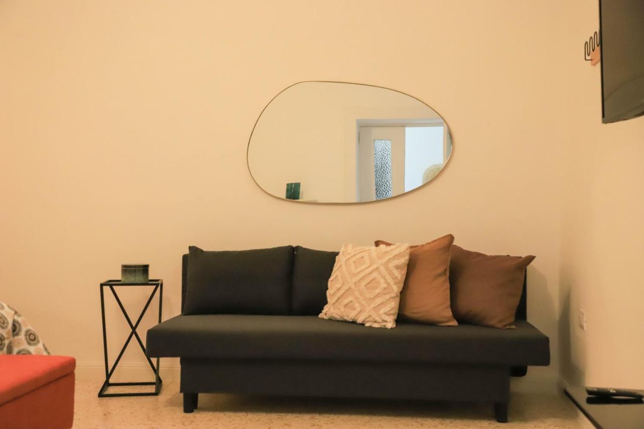 Le Scalette A Santa Chiara Apartment Наполи Екстериор снимка